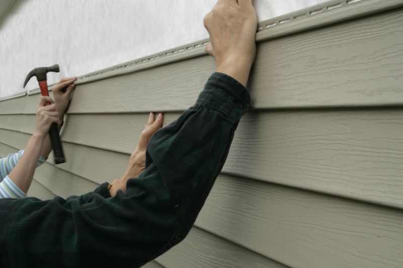 When to Hire Siding Professionals