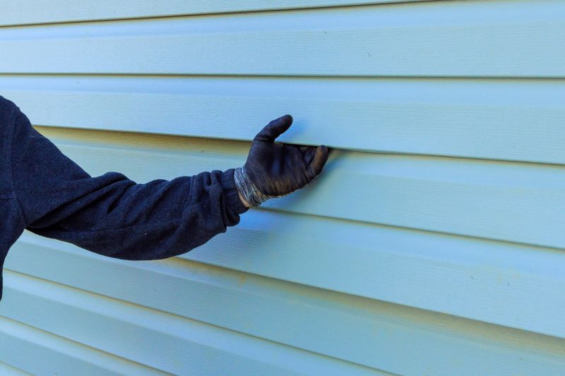 When to Hire Siding Professionals